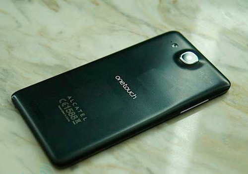 alcatel sozdala samij tonkij android smartfon Alcatel сделала самый узкий Android смартфон