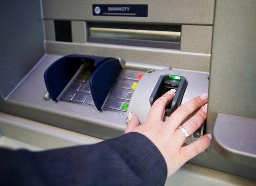 v evrope zarabotal pervij biometricheskij bankomat В Европе заработал 1 ый биометрический банкомат